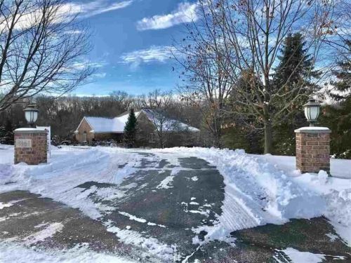 8161 Killarney Aire Rd, The Ledges, IL 61073-7524