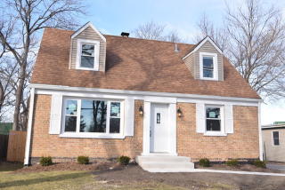 1201 Manchester Rd, Wheaton, IL 60187-4758