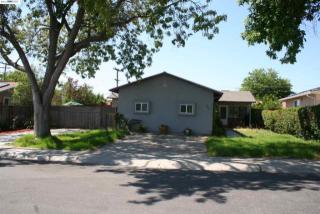 143 Tiny St, Milpitas, CA 95035-2621