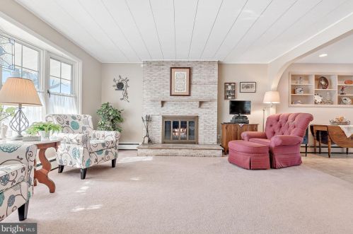 4524 Coventry Rd, Harrisburg, PA 17109-1638