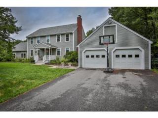 4 Copperfield Ln, Londonderry, NH 03053-3265