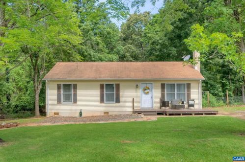 2597 Ridge Rd, Bybee, VA 22963-4009