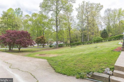 18407 Woodland Dr, Triangle VA  22172-1316 exterior