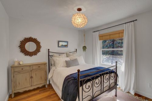 302 Cimarron Rd, Saint Paul MN  55124-9751 exterior