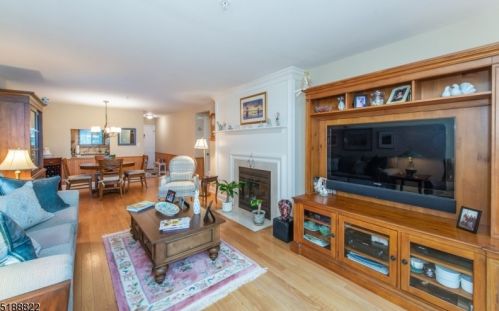 308 Mark Twain Way, Mahwah, NJ 07430-3473