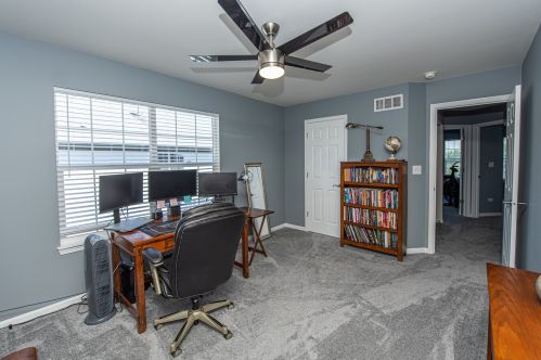 10 Covington Ct, Lemont IL  60490-4924 exterior