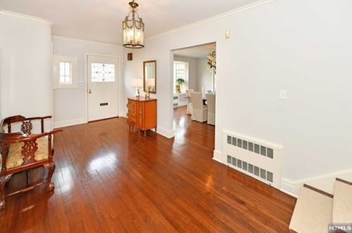 296 Ridgewood Ave, Ridgewood, NJ 07450-3625