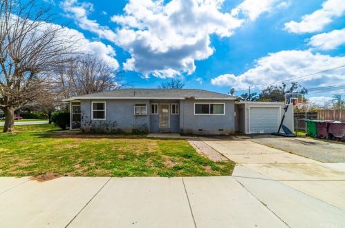 885 Palm Ave, Beaumont, CA 92223-2321