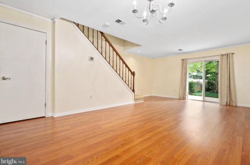 9657 Hastings Dr, Columbia, MD 21046-1905