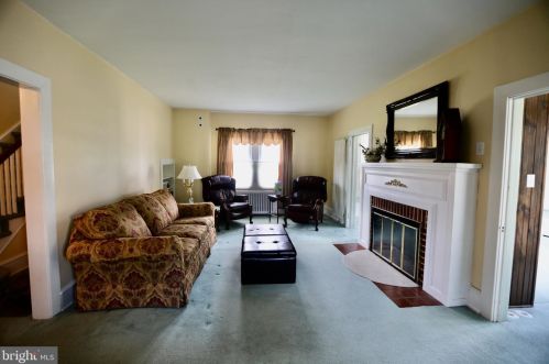 232 Holly Ave, Pitman NJ  08071-1257 exterior