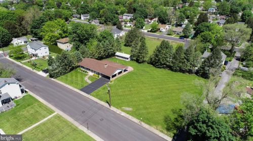 343 D St, Carlisle, PA 17013-1344