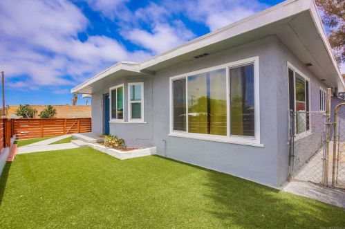 322 Garfield St, Oceanside, CA 92054-3209