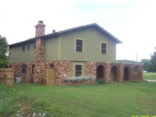 700 Seminole St, Marietta, OK 73448-3840