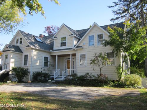 20 Dale Dr, Greenwich CT  06831-5032 exterior