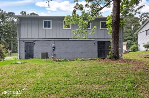 4652 Edwina Ln, Atlanta GA  30331-6802 exterior