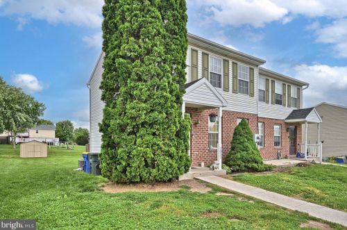 2052 Wyatt Cir, York, PA 17315-3676