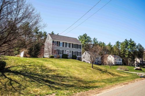 19 Compromise Ln, Sandown, NH 03873-2063