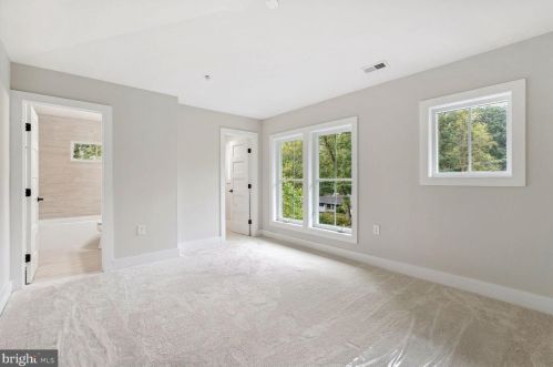 10601 Greenacres Dr, Silver Spring MD 20903-1214 exterior