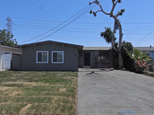 1352 Camellia Dr, Palo Alto, CA 94303-2631