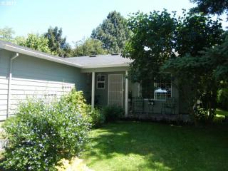 8048 62nd Ave, Portland, OR 97206-8916
