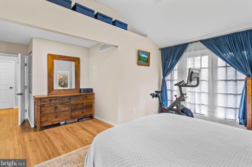 646 Maple Ave, Tavistock NJ 08033-1147 exterior