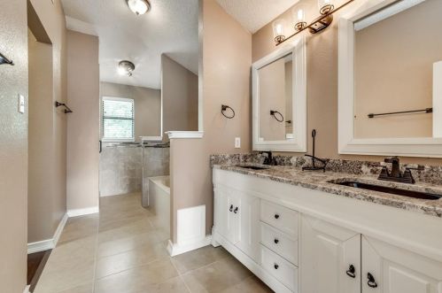 822 Clover Hl Ln, Cedar Hill TX 75104-7920 exterior