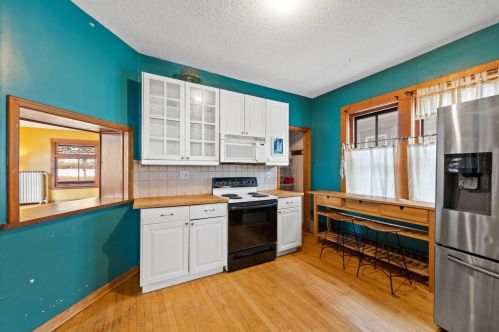 143 Bates Ave, Saint Paul MN  55106-6328 exterior