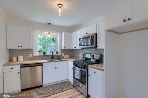 618 1st St, Lancaster PA  17603-3622 exterior