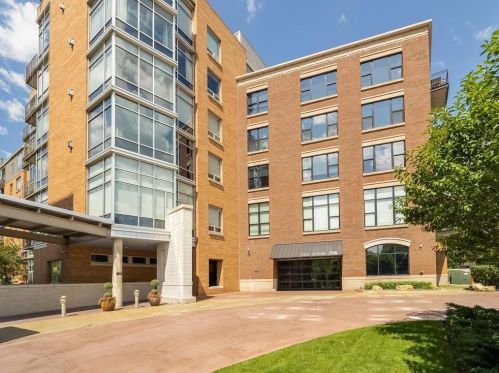 150 2nd St, Minneapolis MN  55401-1421 exterior