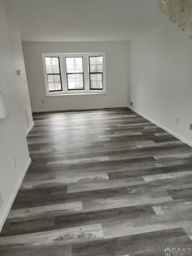 1403 Timber Oaks Rd, Edison, NJ 08820-1549