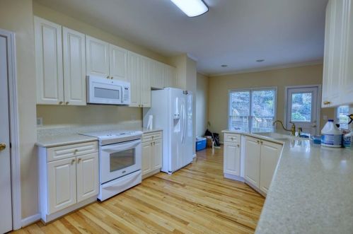 310 Halah Cir, Atlanta GA  30328-5200 exterior