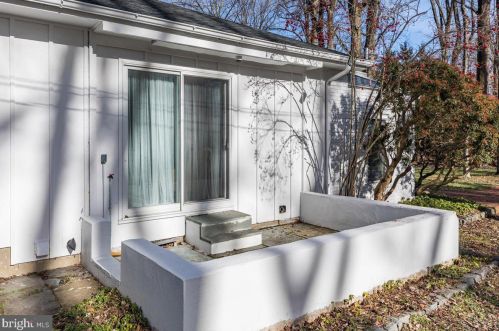 301 Ridgeview Rd, Princeton NJ  08540-7666 exterior