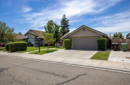 303 Douma Way, Ripon, CA 95366-3623