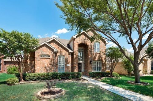 8116 Stone Ridge Dr, Plano TX  75025-3919 exterior