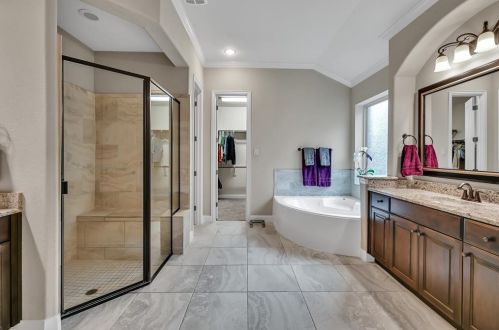 2406 Belton Shores Dr, Conroe TX  77304-4582 exterior