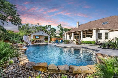 203 Roberts Cir, Georgetown, TX 78633-1933