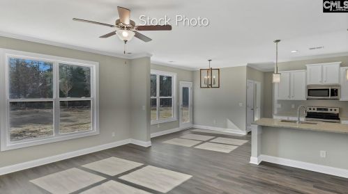30 Sparrow Rd, Lugoff, SC 29078-9116