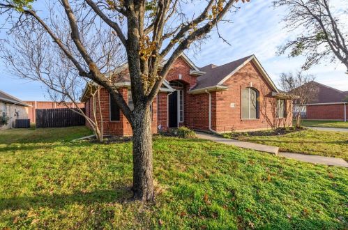 3876 Harrison Dr, Carrollton, TX 75010-6322