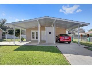 422 Butterfly Cir, Gretna LA  70056-2732 exterior