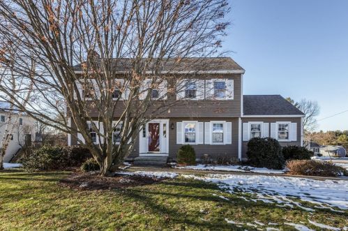 4 Collier Ct, Nashua, NH 03062-4516