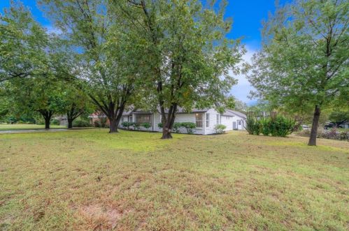 3909 Trail Lake Dr, Fort Worth TX  76109-3523 exterior