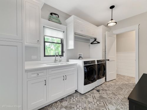 740 67th Pl, Willowbrook IL  60527-5307 exterior