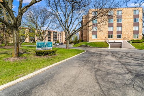 502 Huntington Commons Rd, Mount Prospect IL  60056-5278 exterior