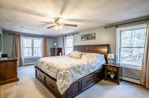 27 Cricket Ln, Sandown, NH 03873-2002
