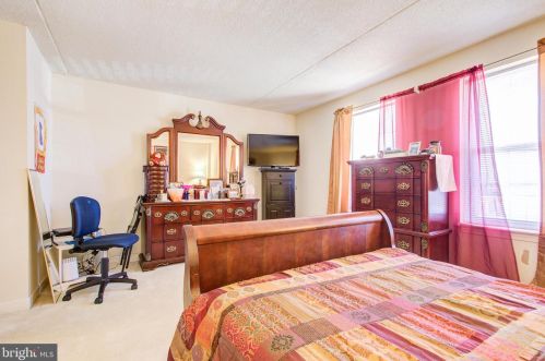 3829 Chesterwood Dr, Silver Spring MD 20906-2862 exterior