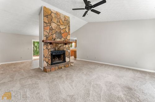 5888 Homestead Ct, Rex, GA 30273-1360