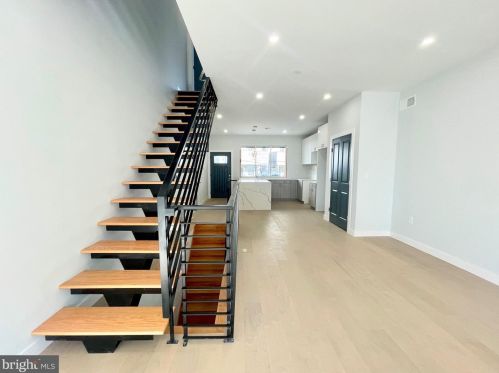 1437 4th St, Philadelphia PA  19147-5918 exterior