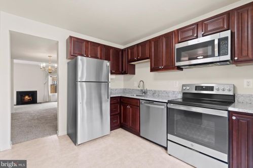 6423 Franconia Ct, Springfield VA  22150-1204 exterior