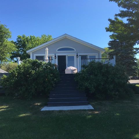 419 Dover Point Rd, Dover, NH 03820-4627
