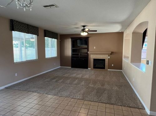 9830 Black Swan Dr, Elk Grove, CA 95624-4639